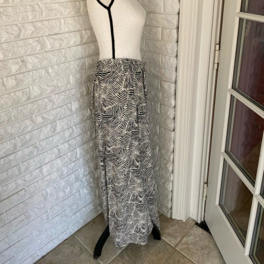 2000’s Patterned Maxi Skirt - Picture 2 of 5